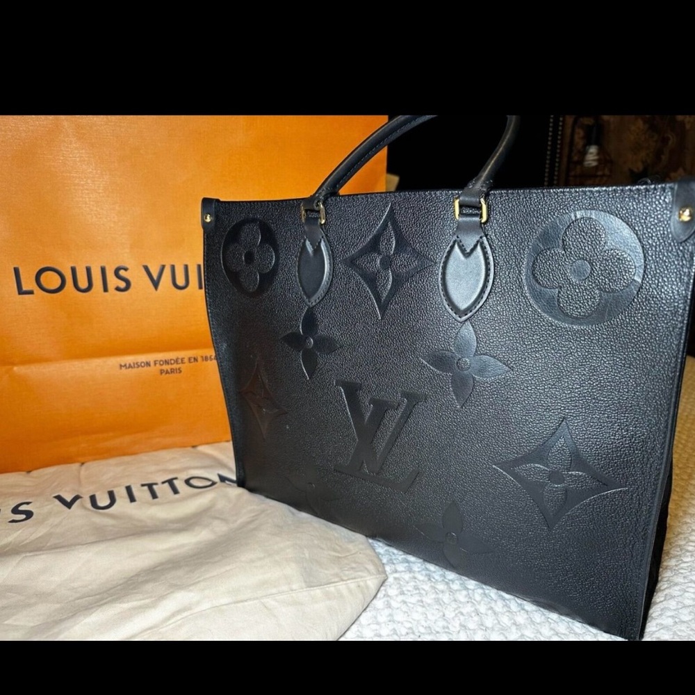 LV OnTheGo Tote MM Black Leather